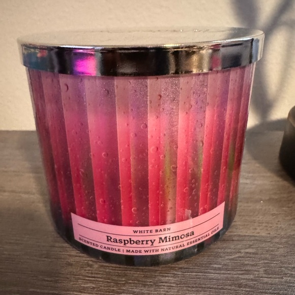 White Barn Raspberry Mimosa Candle - Picture 4 of 5